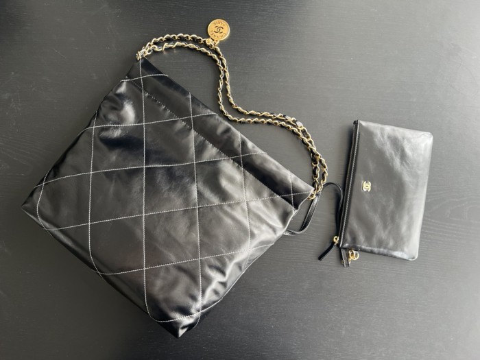 Handbag Chanel  size  35cmx37cmx7 cm