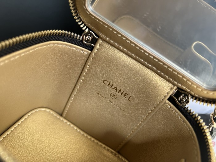 Handbag  Chanel  A1447  size  8.5cmx11cmx7 cm