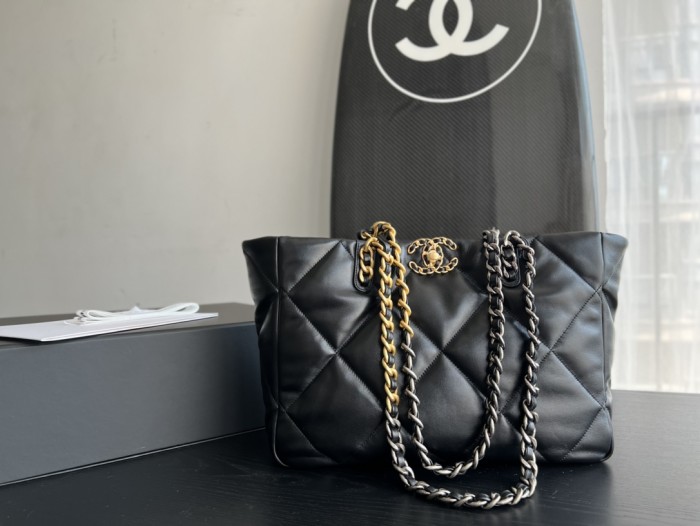  Handbag   Chanel AS3660 size 41cm24cmx10.5 cm