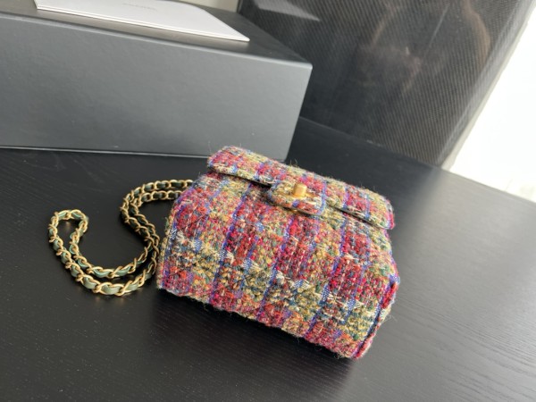 Handbag Chanel  AS3648  size  17cmx14.5cmx7 cm