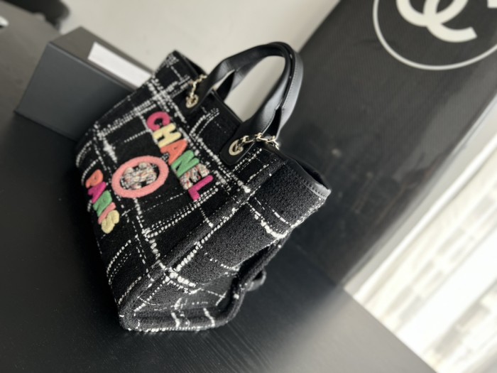 Handbag Chanel   size  33 cm