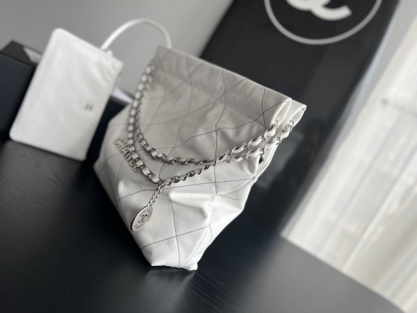 Handbag Chanel  size 35cmx37cmx7 cm