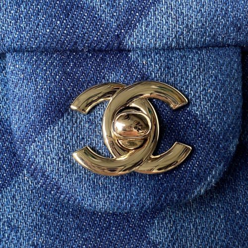  Handbag Chanel   size  20 cm