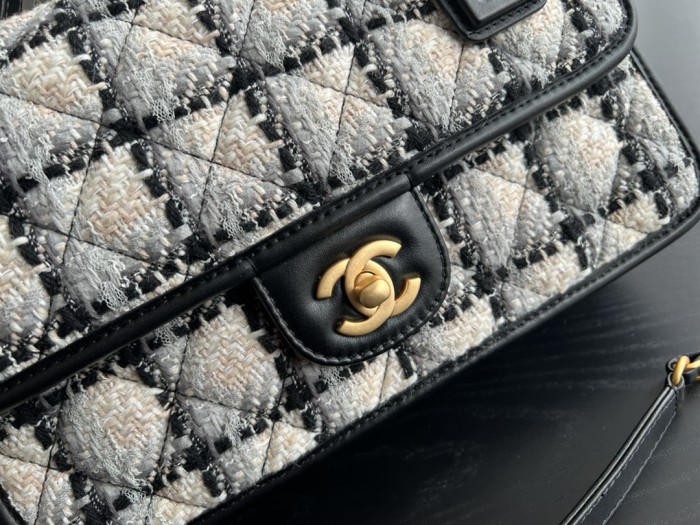 Handbag Chanel AS3653  size 25cmx21.5cmx7 cm