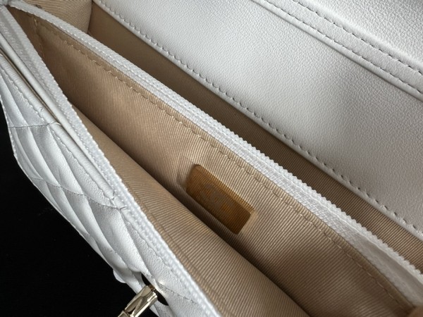 CHANEL WOC Sheepskin Crossbody Bag Women's White AP1450-B09985-10601 size 19.2*3.5*12.3 cm