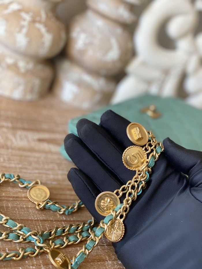 Handbag  Chanel  AP81234 size 19 cm