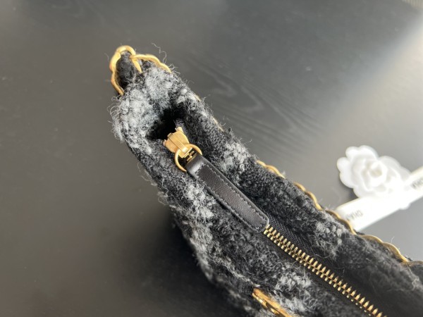 Handbag Chanel  3632  size 17.5cm24cm6 cm 