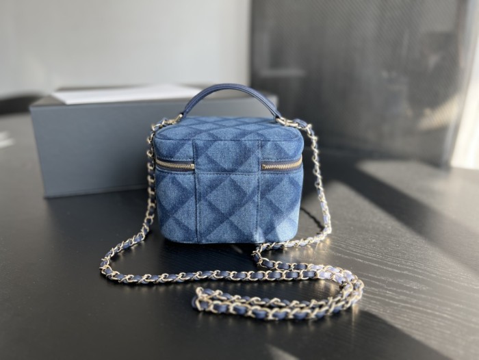  Handbag   Chanel  AS3171  size  15cmx12cm×11.5 cm