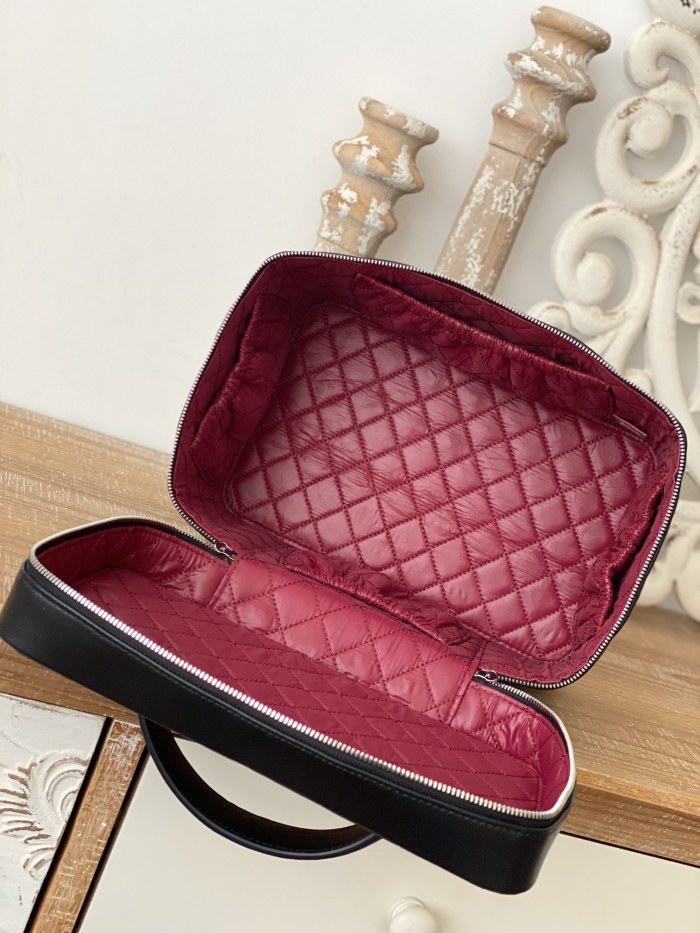 Handbag  Chanel 31543  size  25*16*18  cm