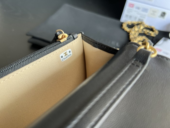  Handbag   Chanel  AP3071  size  17cm9cm3 cm