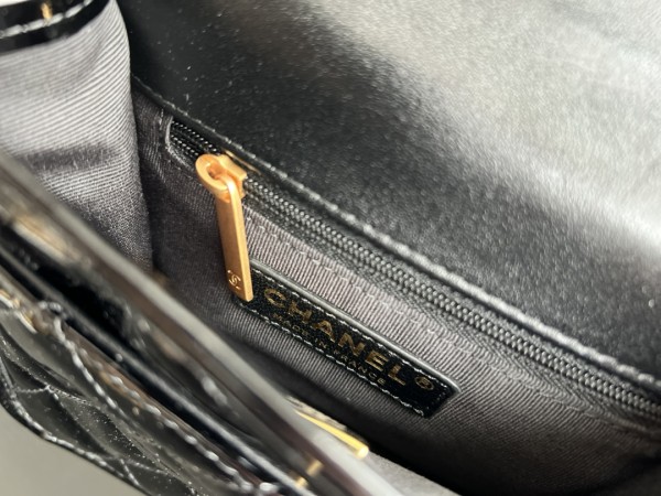  Handbag Chanel  AS3652 size 17cmx20.5cmx6 cm