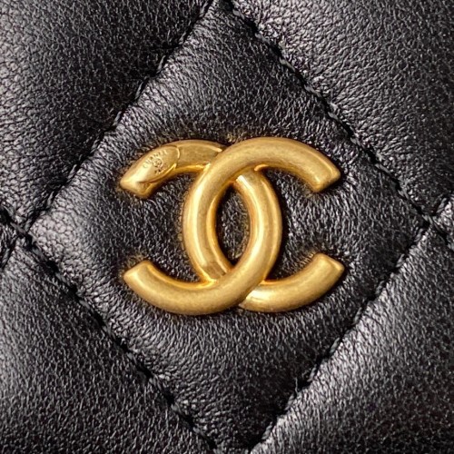  Handbag   Chanel  AP3071  size 19 cm 
