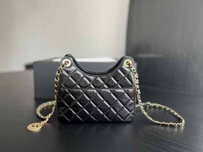  Handbag Chanel  AS3710  size  17cmx19cm6 cm  