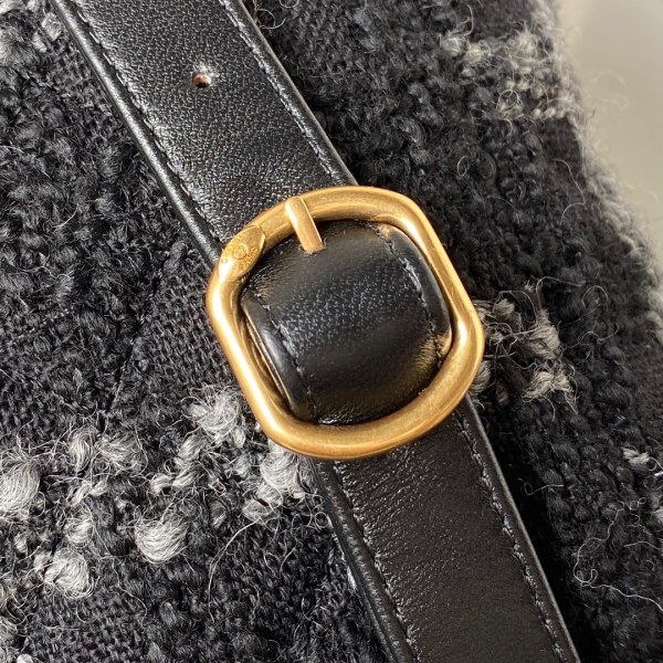 Handbag  Chanel  AS3615  size 21*24*10 cm