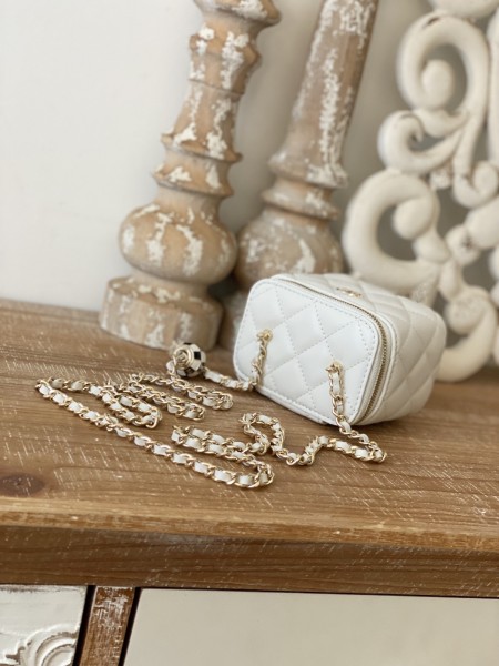 Handbag  Chanel 81241  size  10.5  8.5  7 cm