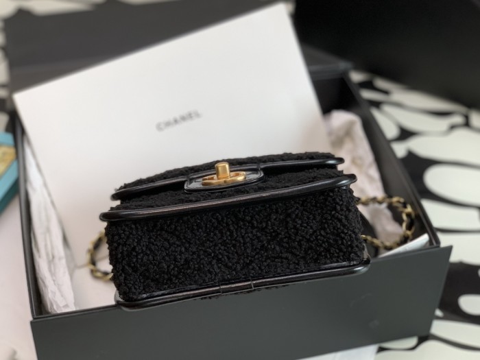 Handbag  Chanel  size  𝟷𝟽*𝟸𝟶.𝟻 *𝟼 𝚌𝚖