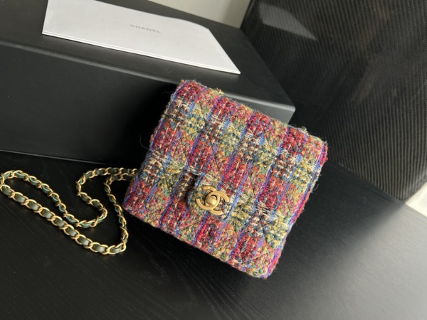 Handbag Chanel  AS3648  size  17cmx14.5cmx7 cm