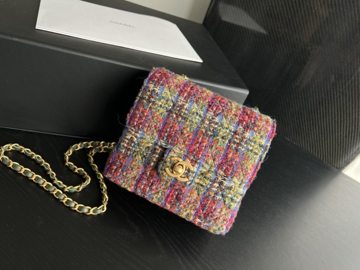 Handbag Chanel  AS3648  size  17cmx14.5cmx7 cm