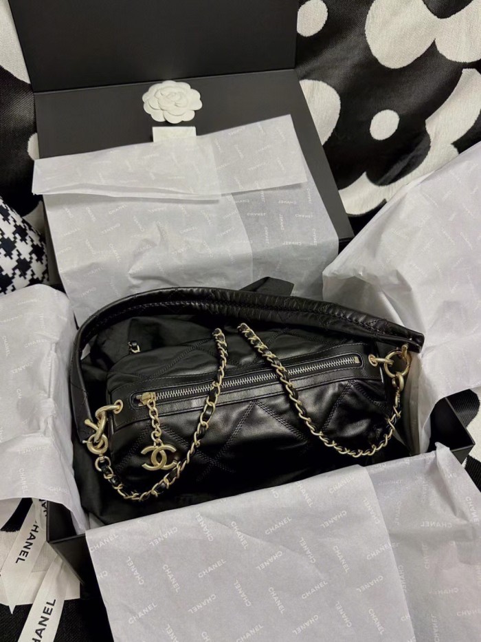 Handbag  Chanel  size  11*20*11 cm