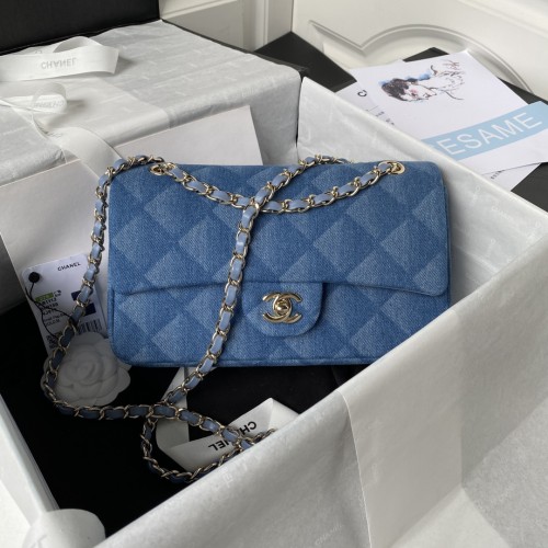  Handbag Chanel  size 25 cm