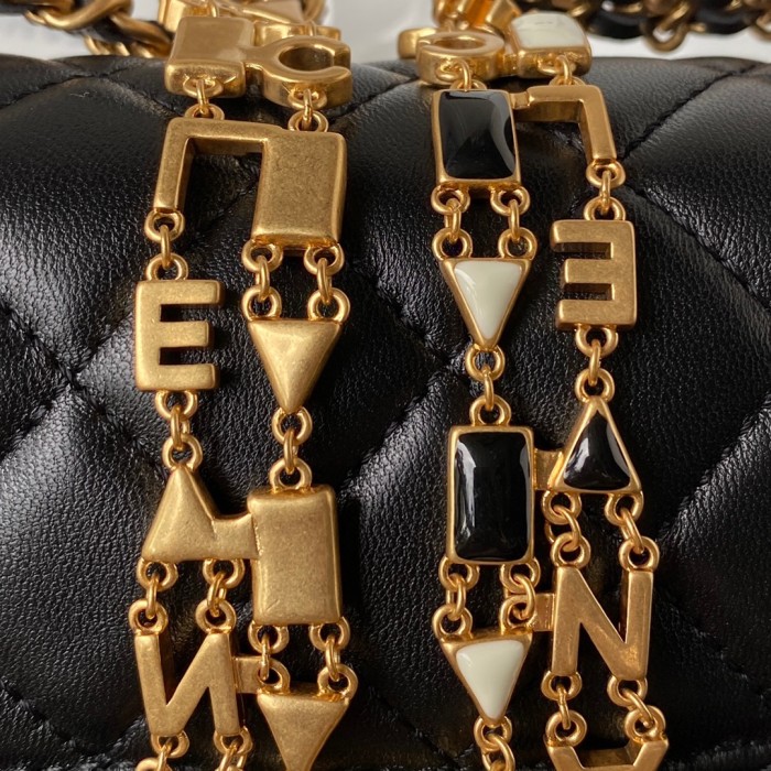  Handbag Chanel  AS3442  size 16*12*5 cm