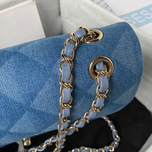  Handbag Chanel  size 25 cm