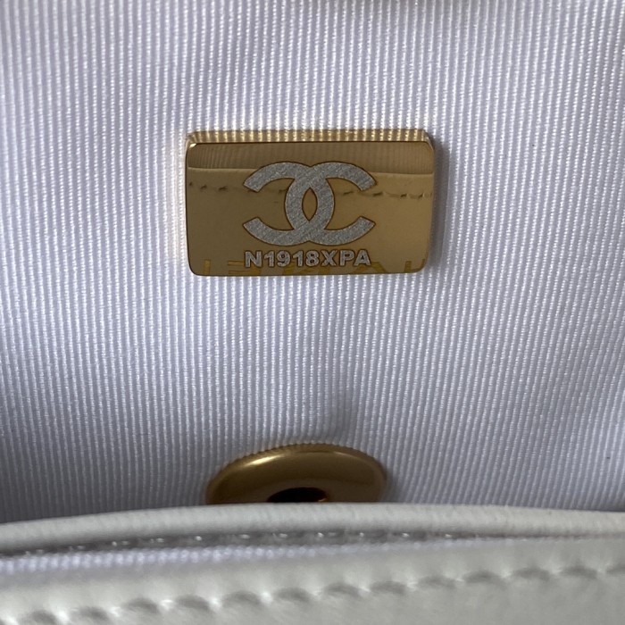 Handbag  Chanel  AS3738  size  12.5*16*6 cm