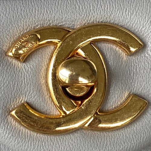 Handbag   Chanel  AS3499  size  18X23X9 cm