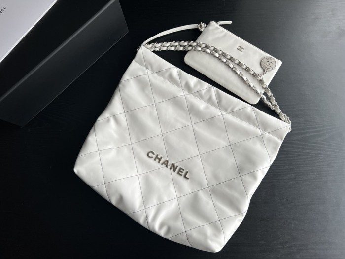  Handbag   Chanel  size  39cmx42cmx8 cm