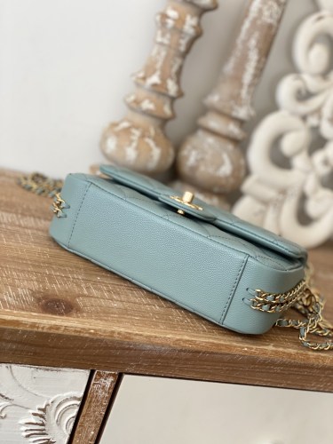 Handbag  Chanel  AS3757  size  14.5x20x6.5 cm