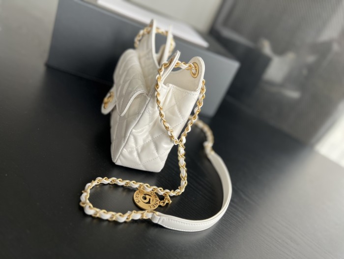  Handbag   Chanel AS3710 size 17cmx19cm6 cm 