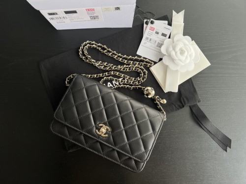 CHANEL 23C Spring WOC Sheepskin Crossbody Bag Women's Black AP1450-B09985-94305 size 19*4*12 cm