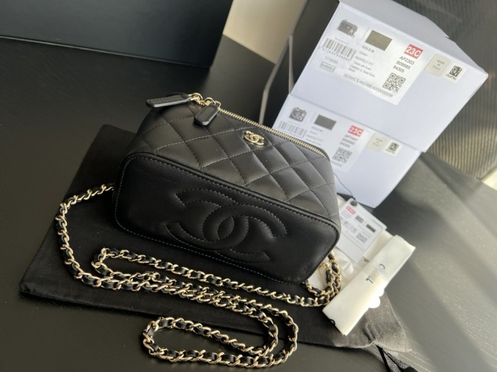 CHANEL Sheepskin Shoulder Bag, Crossbody Bag Women's Black AP2303-B09985-94305 size 16*8*10 cm