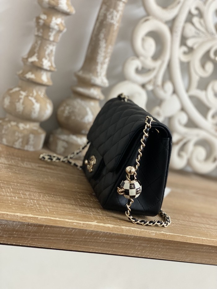 Handbag  Chanel 1786 size  18*7*13  cm