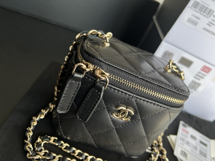 Handbag  Chanel  A1447  size  8.5cmx11cmx7 cm