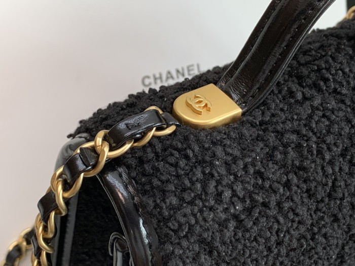 Handbag  Chanel  size  𝟷𝟽*𝟸𝟶.𝟻 *𝟼 𝚌𝚖