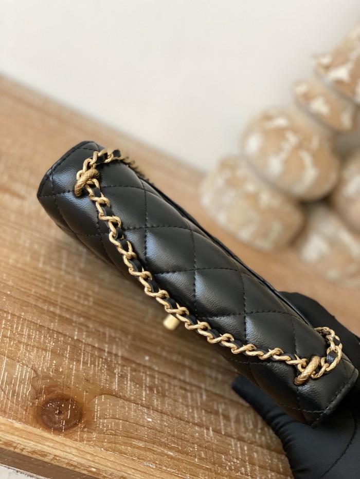 Handbag  Chanel  81237  size 19 cm