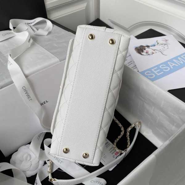  Handbag   Chanel  92990  size 23 cm