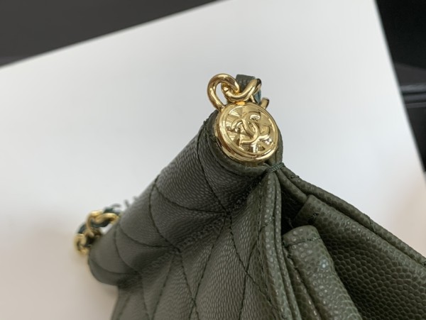 Handbag  Chanel  3005  size 12.5*14*6 cm