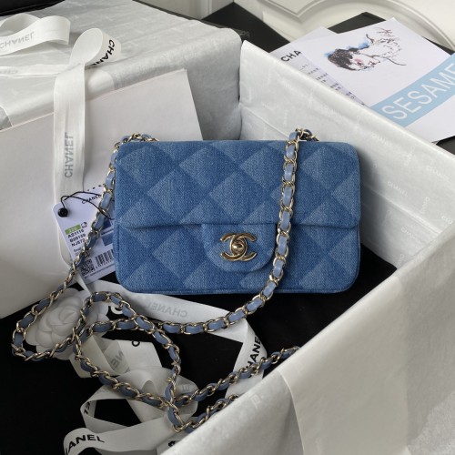  Handbag Chanel  size 20 cm