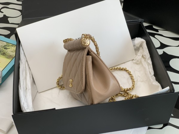 Handbag  Chanel  99210  size  12.5*14*6  cm