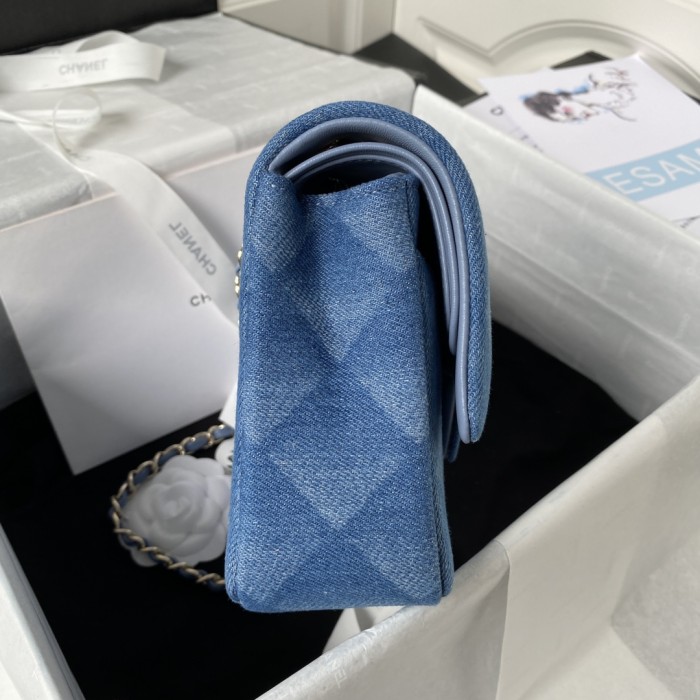  Handbag Chanel  size 25 cm