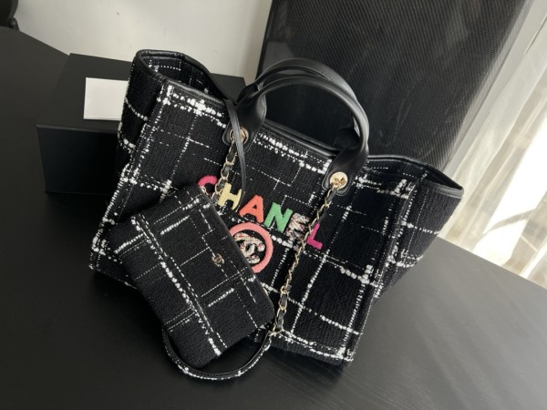 Handbag Chanel  size  39 cm