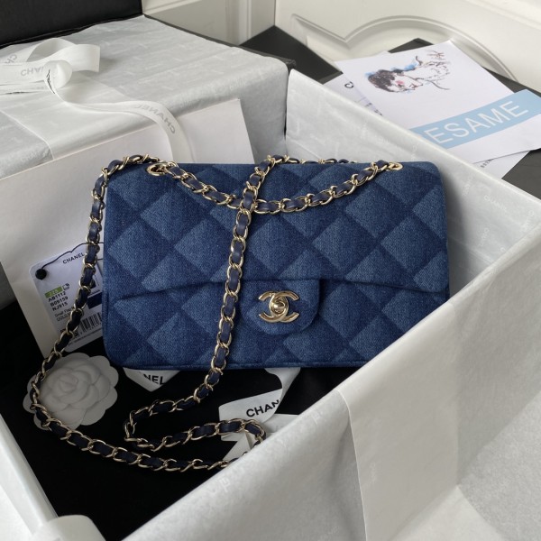  Handbag Chanel  size 25 cm