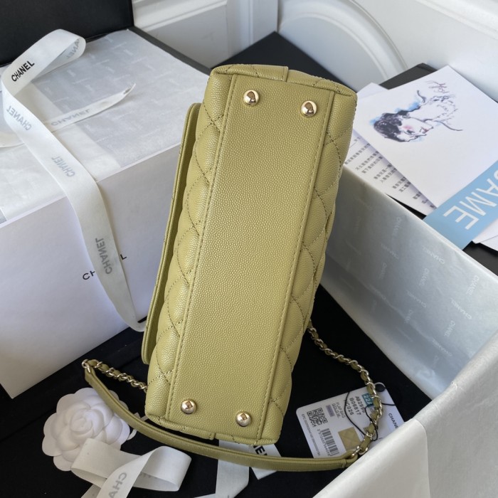  Handbag   Chanel  92990  size  23 cm