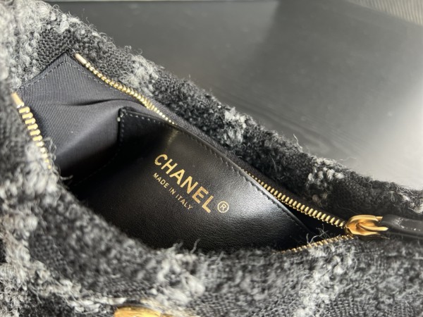 Handbag Chanel  3632  size 17.5cm24cm6 cm 