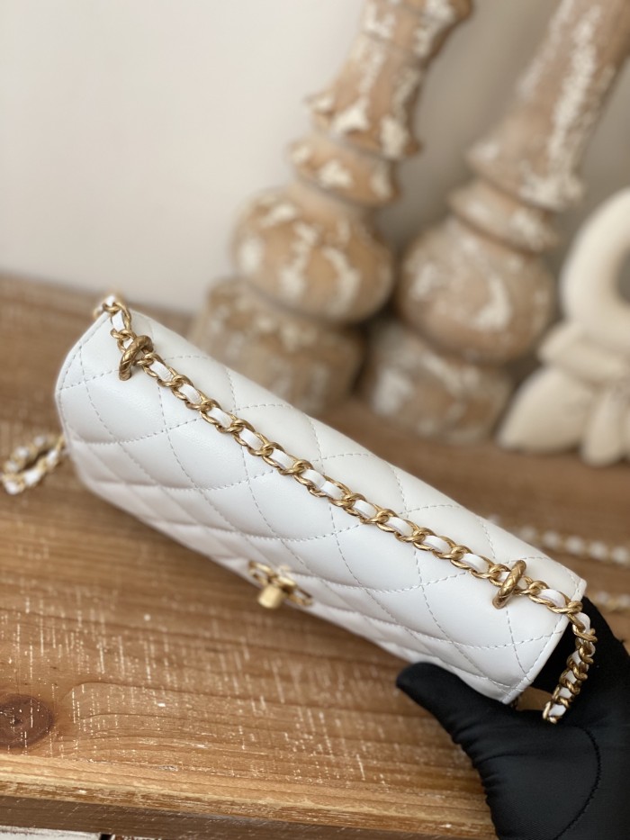 Handbag  Chanel 81237  size  19 cm