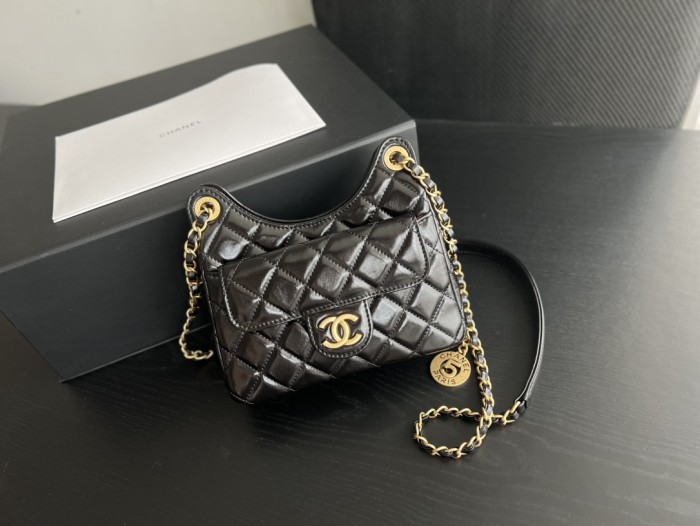  Handbag Chanel  AS3710  size  17cmx19cm6 cm  