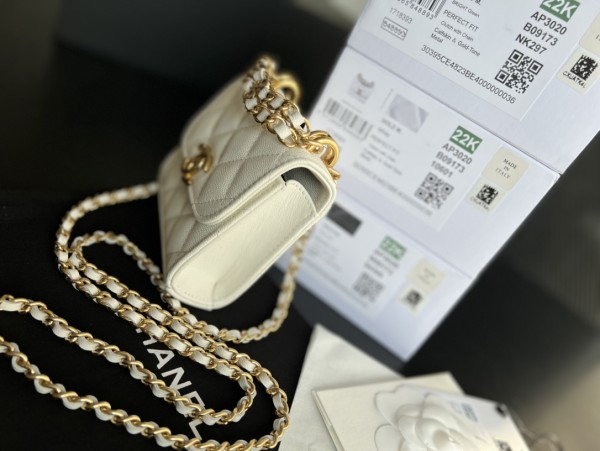  Handbag  Chanel  3020  size 11cmx11cm3 cm