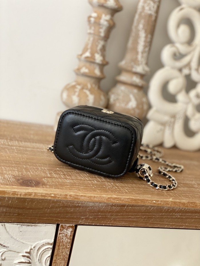 Handbag  Chanel  81241  size  10.5  8.5  7 cm